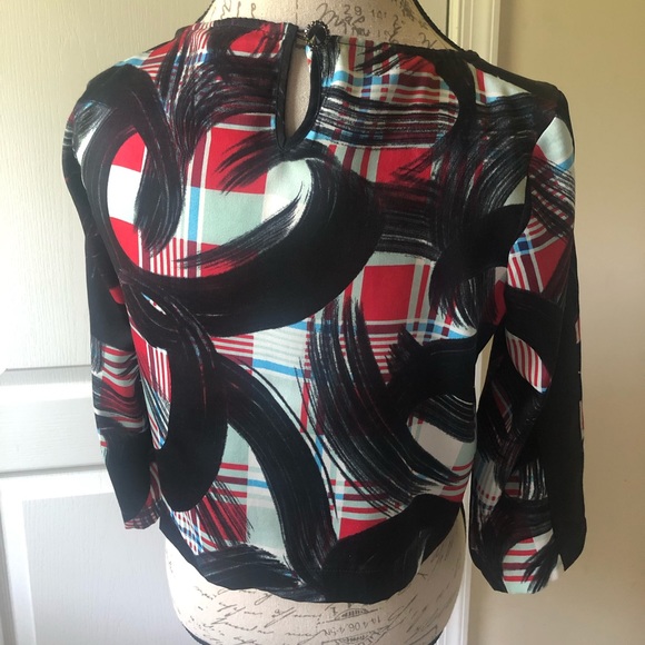 Top - Picture 2 of 2